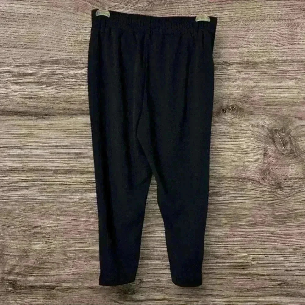 Maurices Black Casual Pants Women's size Medium Short‎